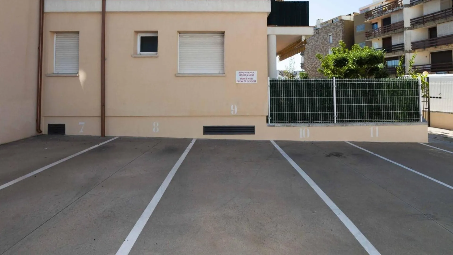 Beautiful Apartment In Roses With Pool Spanje