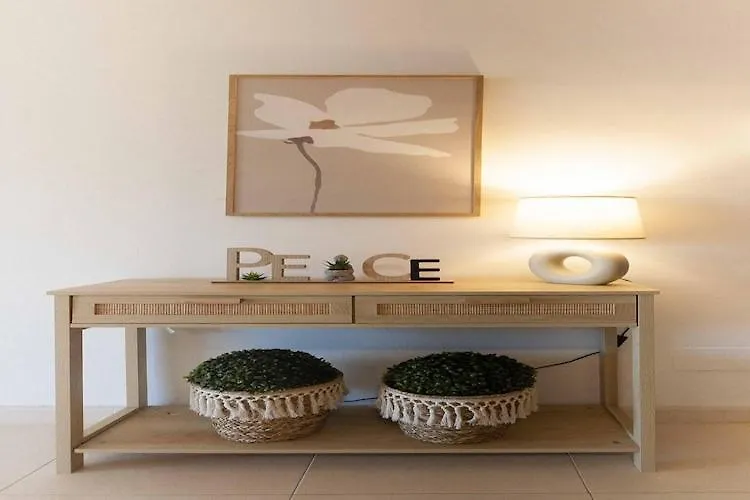 Beautiful Apartment In Roses With Pool