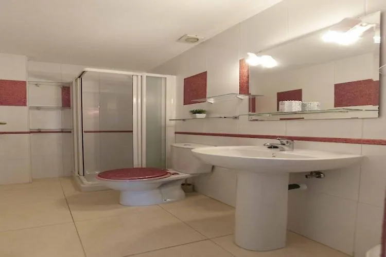Beautiful Apartment In Roses With Pool 0*,