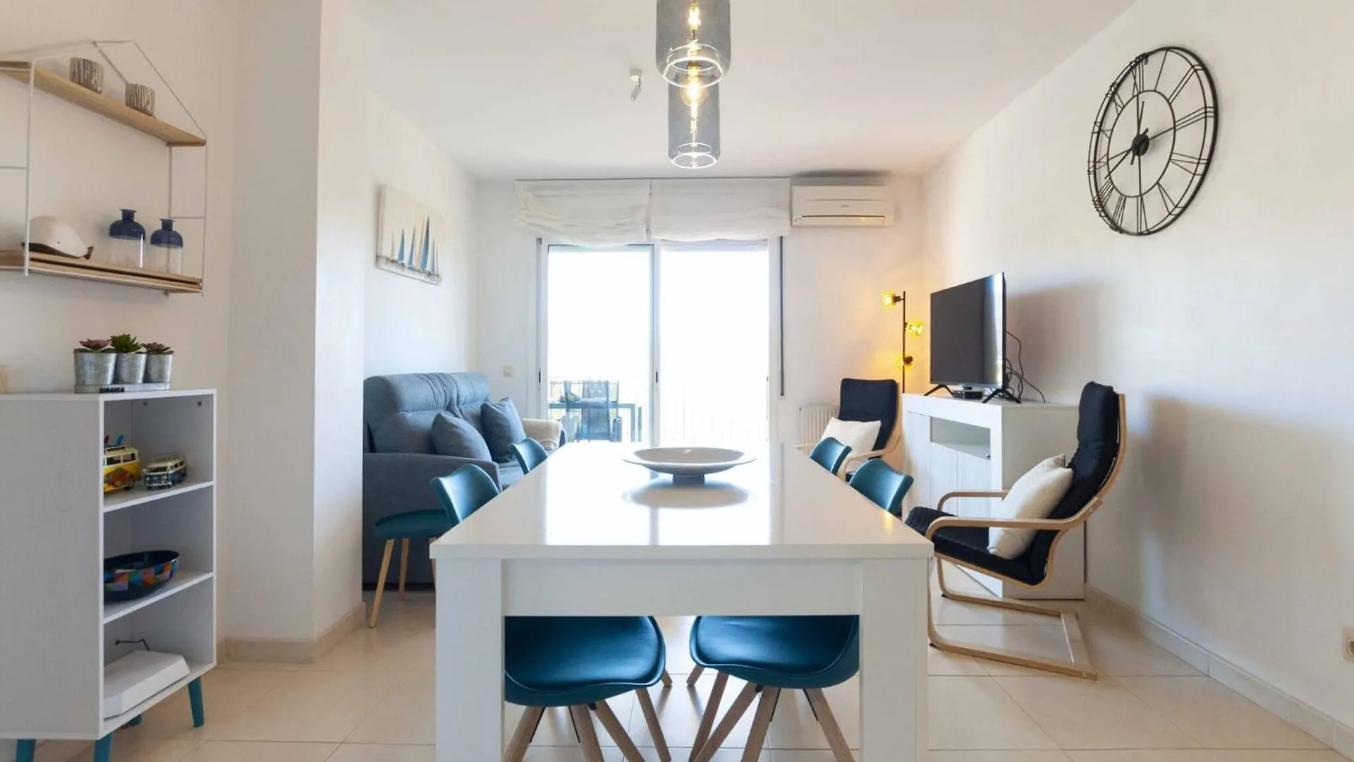 Beautiful Apartment In Roses With Pool 0*,