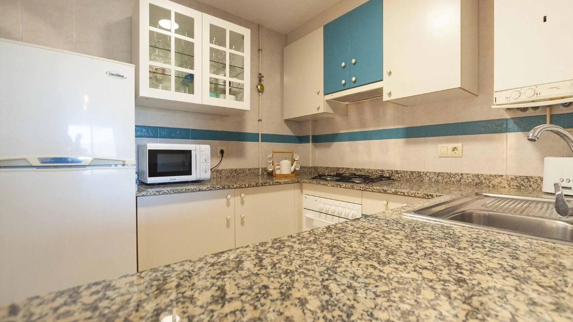 Beautiful Apartment In Roses With Pool